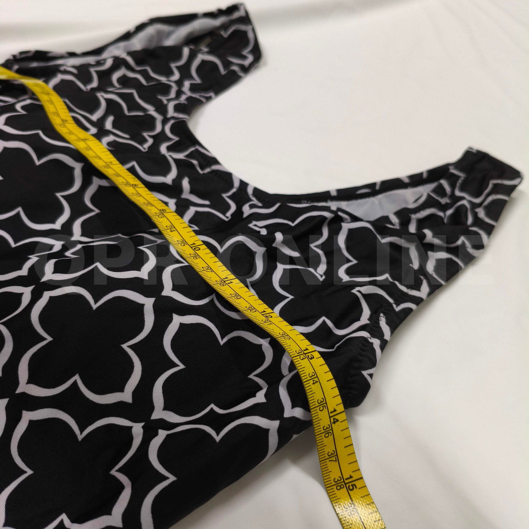 ชุดว่ายน้ำหญิง ชิ้นเดียว สีดำลาย Size XL