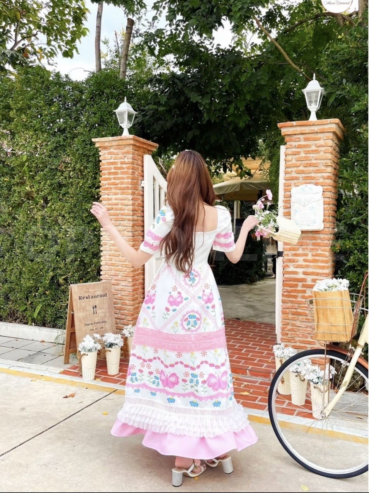 มี s) Maria Diamond สีครีม Ka Nueng Nid Vintage Dress เดรสวินเทจผ้าเปเป็พิมพ์ลาย แขนสัน ดีเทลหัวใจตรงอกแต่งขอบระบาย มิซับใน ใส่ซิปหลัง /ยาว52 |.5ลงเดิม