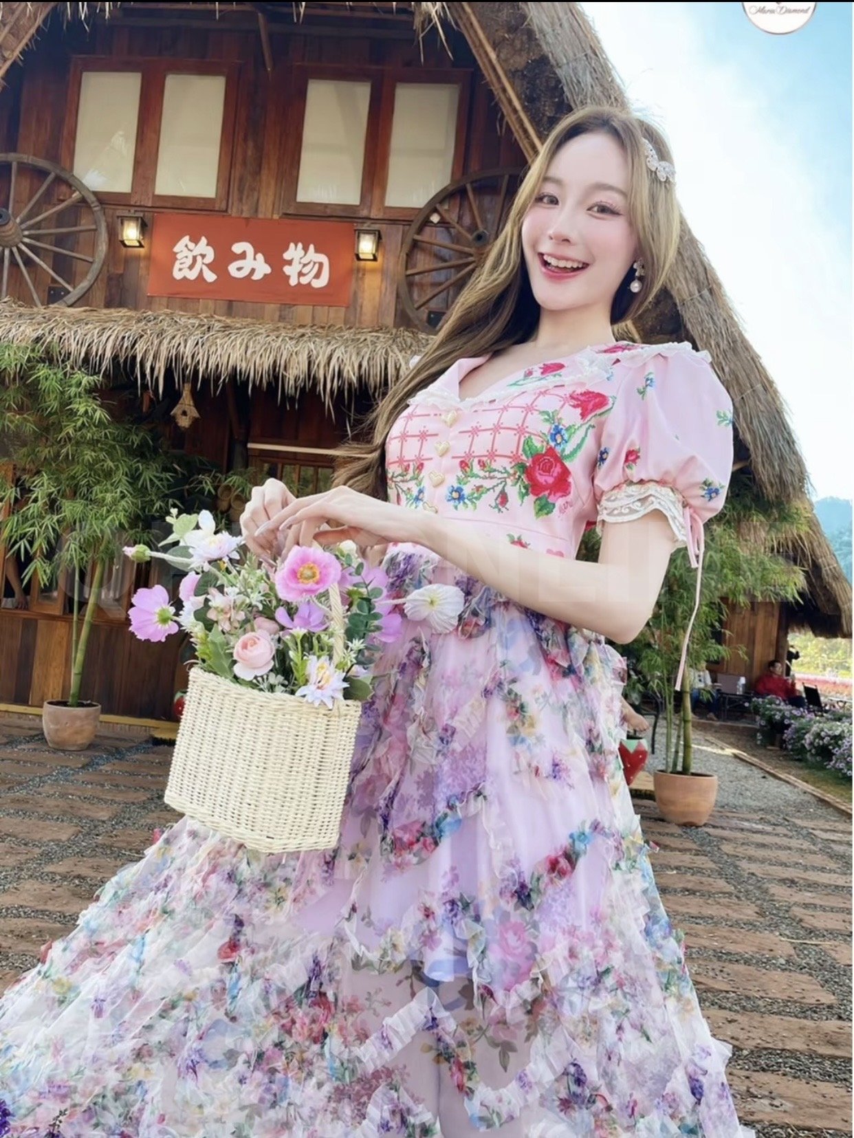 มี (S)Maria Diamond สชมพู Aim Jal Dress เดรดยาววินเทจผ้าไหมเกาหลี้และผ้าตาข่ายเนื้อนิ่ม พิมพ์ลาย texture ลายริ้ว เบาสบายมีซับใน ซิป หลัง ปกเชิ้ตขอบไข่มุก ยาว56 ซับในยาว 32 จุด5ข้าม