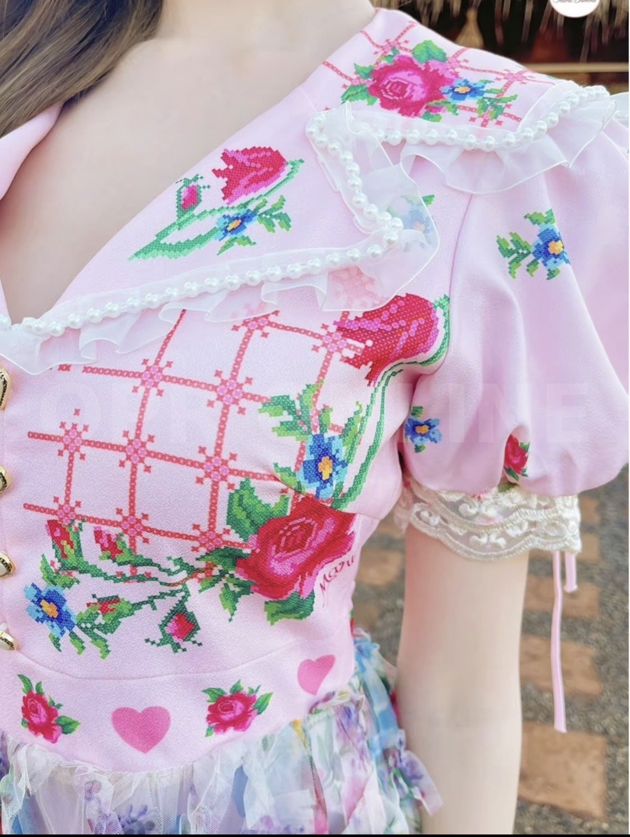 มี (S)Maria Diamond สชมพู Aim Jal Dress เดรดยาววินเทจผ้าไหมเกาหลี้และผ้าตาข่ายเนื้อนิ่ม พิมพ์ลาย texture ลายริ้ว เบาสบายมีซับใน ซิป หลัง ปกเชิ้ตขอบไข่มุก ยาว56 ซับในยาว 32 จุด5ข้าม