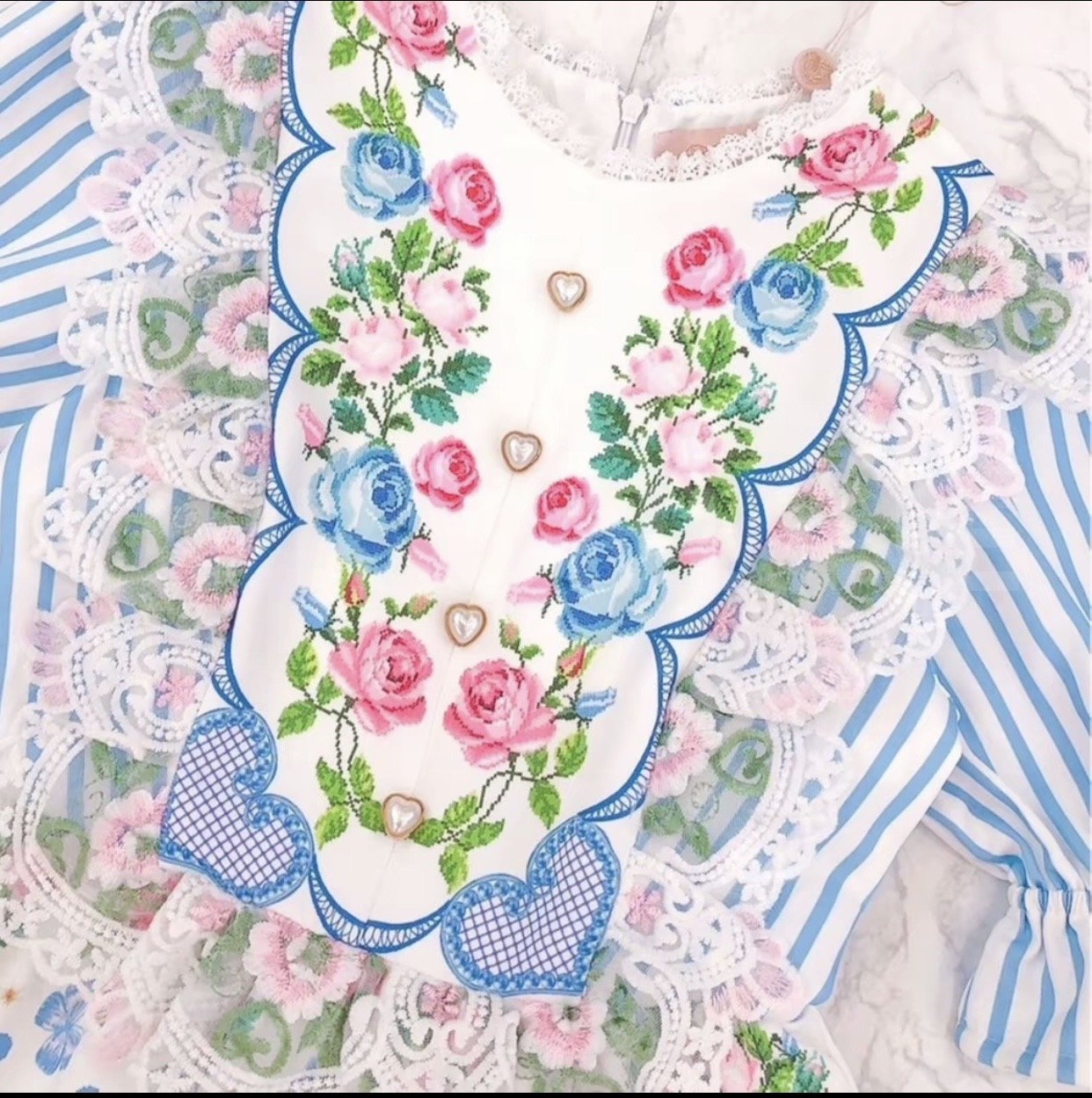 มีS) Maria Diamond สีฟ้า Star Stuff W Dress เดรสยาวผ้าไหมญี่ปุ่นพิมพ์ลายสไตล์วินเทจ ปกแต่งลูกไม้งานปัก แขนสั้นปลายสม็อค ซิป หลัง ซับใน ย้าว45 อกจุด5ข้าม