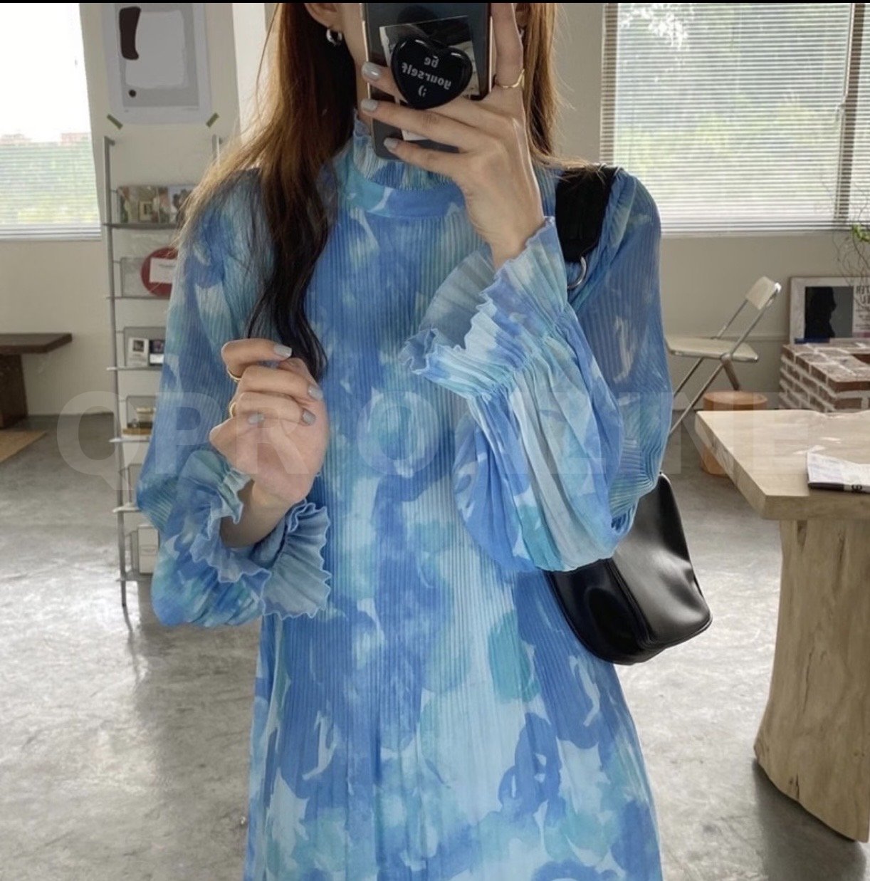 New เดรสพลีทตัวยาว สีฟ้าลายสีพาสเทล คอปิดระบาย พลีทแบบ จีบบนเล็ก จีบล่างใหญ่ แขนยาวพองๆนะบายชาย งานซีปหลัง มีซับในงานน่ารัก ใส่สบายพริ้วๆค่ะ
