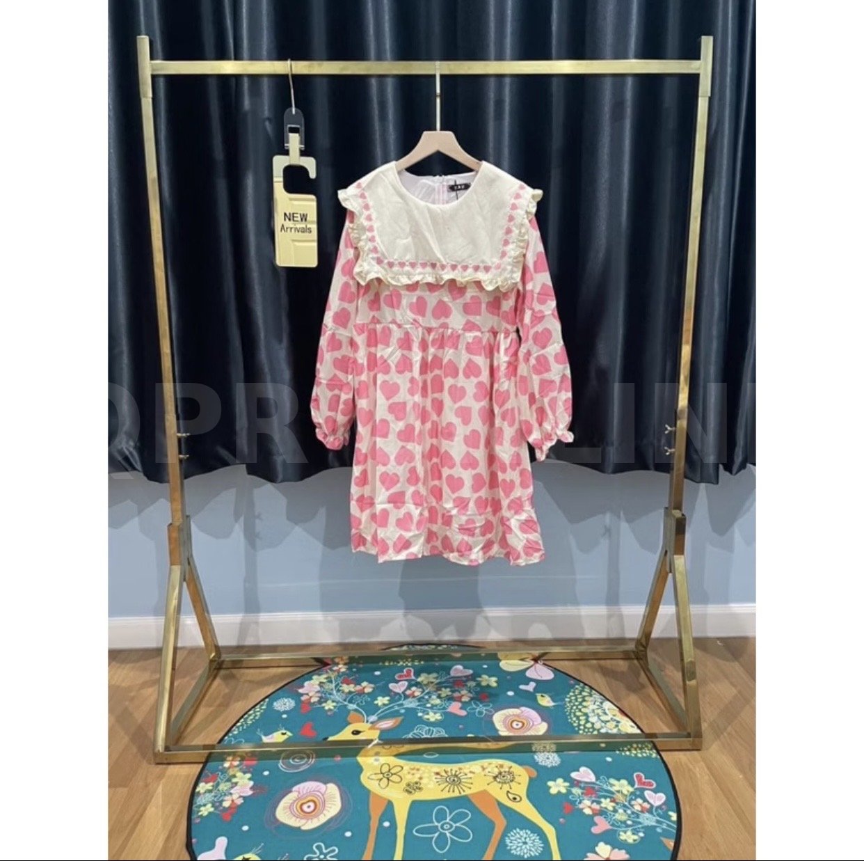 Sweetheart Dress เดรสคอบัวเหลี่ยมลายหัวใจ โทนสีชมพู แขนยาว สีสวยลายชัด น่ารักพรุ้งฟริ้ง งานป้ายypy