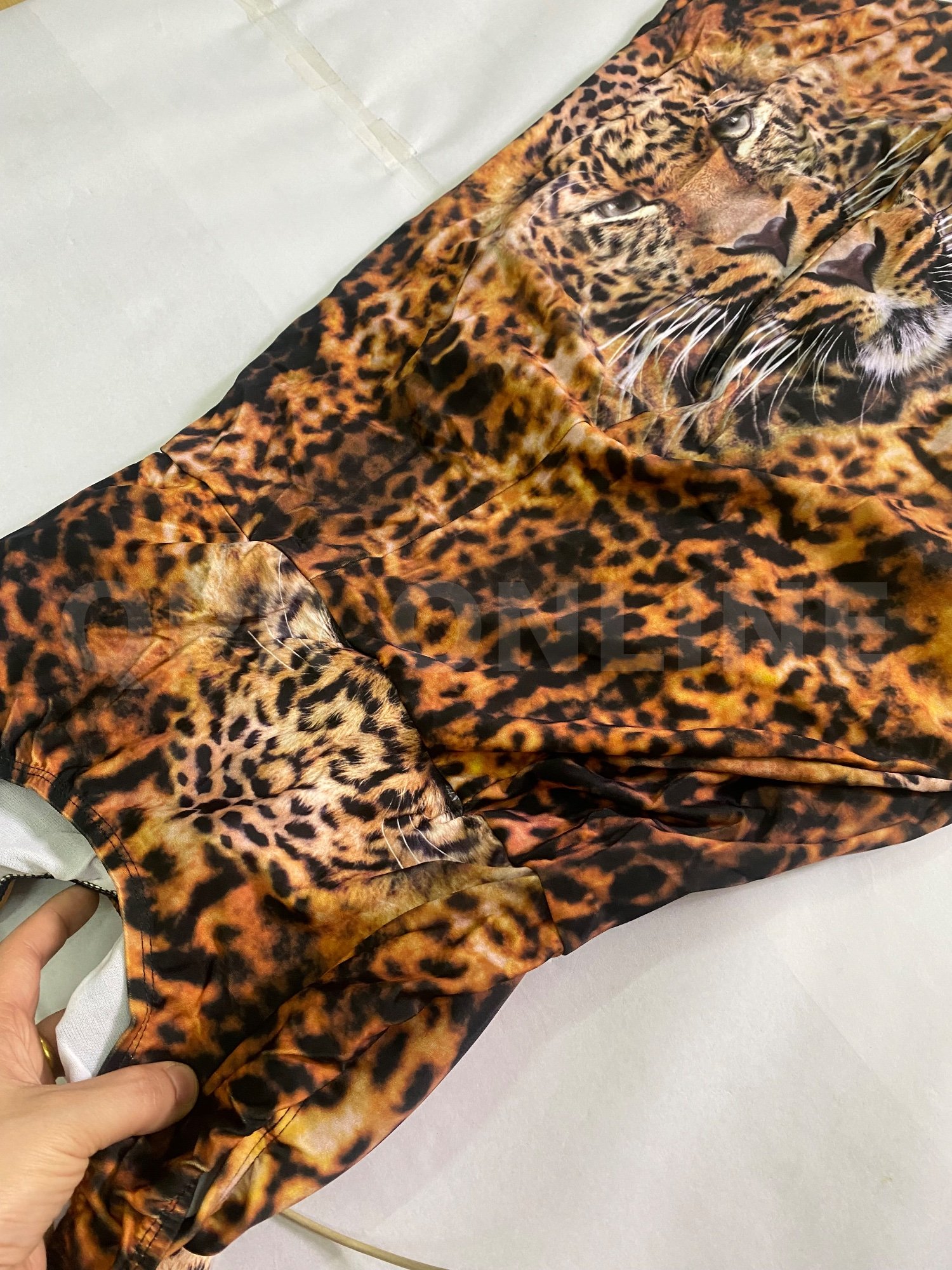 ชุดว่ายน้ำบอดี้สุทลายเสือ กระโปรงสั้นคลุม 2 XL