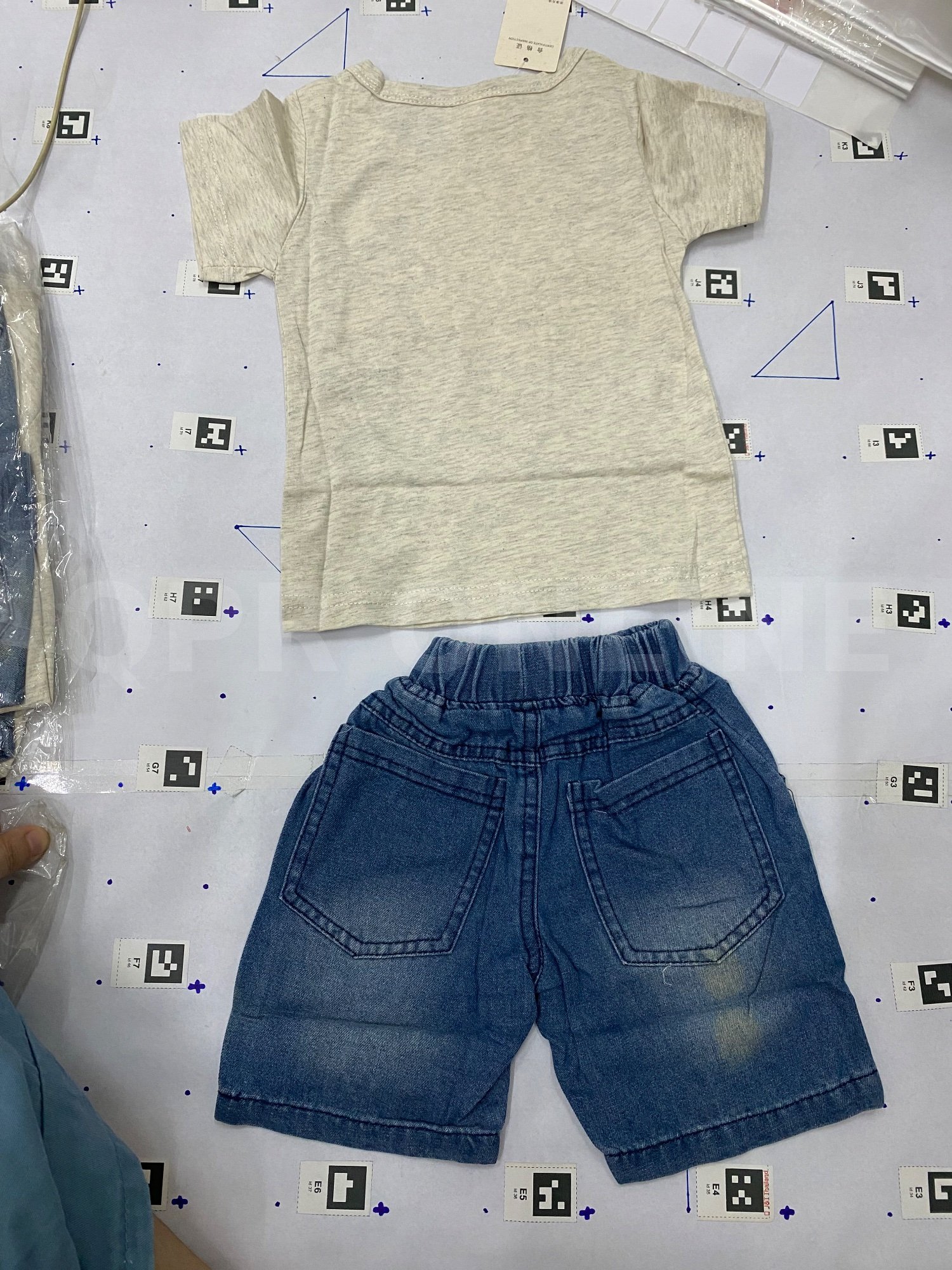 ชุดเซทเด็กเสื้อยืด-กางเกงยีนส์ 6-7 ขวบ size 130