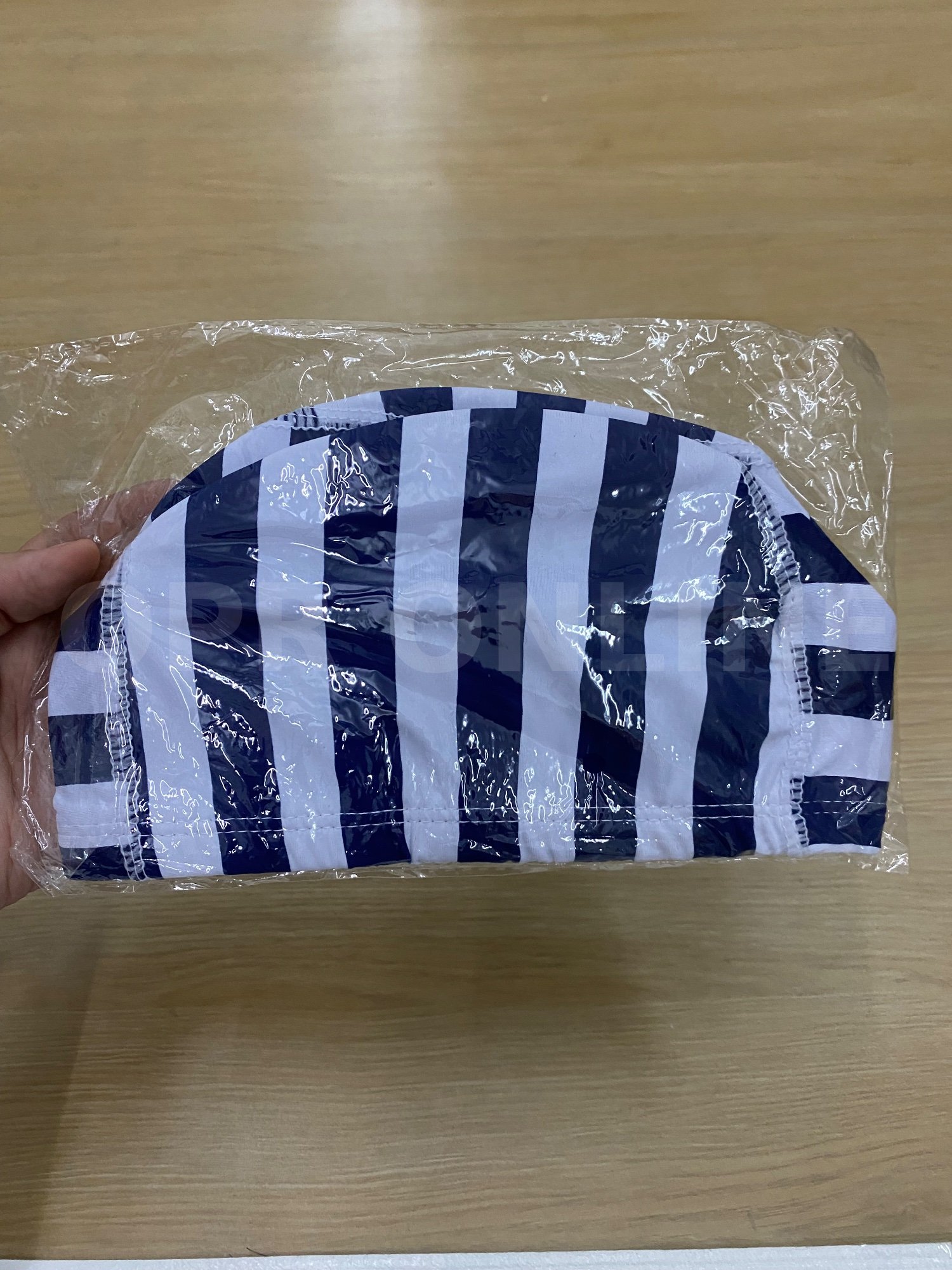 หมวกว่ายน้ำ Free size ;