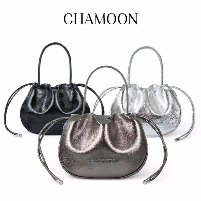 กระเป๋าทรงฟักทอง กระเป๋าแฟชั้น CHAMOON Chani (ชานิ) CL25 กระเป๋าหนัง ถือ สะพายข้างทรงจีบ กระเป๋าแฟชั่นถอดสาย ยาวได้ ลด — เงินเข้ม