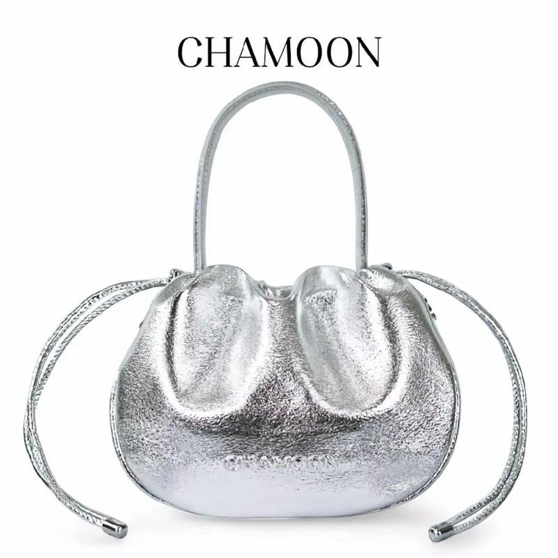 กระเป๋าทรงฟักทอง กระเป๋าแฟชั้น CHAMOON Chani (ชานิ) CL25 กระเป๋าหนัง ถือ สะพายข้างทรงจีบ กระเป๋าแฟชั่นถอดสาย ยาวได้ ลด — เงินเข้ม